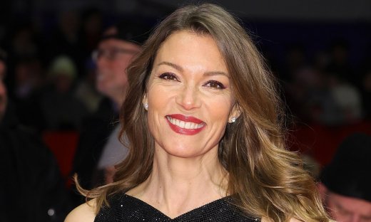 «Έκοψε ανάσες» η Βίκυ Καγιά στο κόκκινο χαλί της Berlinale - Η μάξι τουαλέτα και το μαύρο κοστούμι