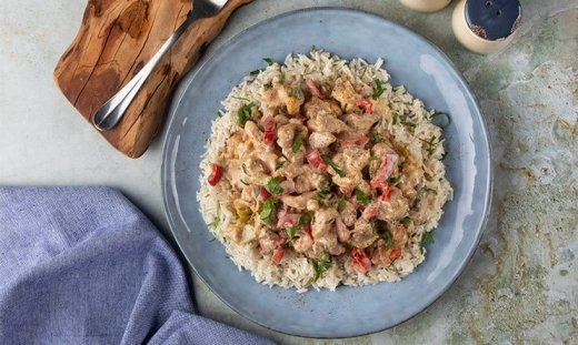 Η απόλυτη συνταγή! Κοτόπουλο αλά κρεμ με γιαούρτι από τον Άκη Πετρετζίκη