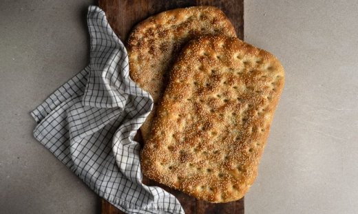 Λαγάνα από τον Άκη Πετρετζίκη!