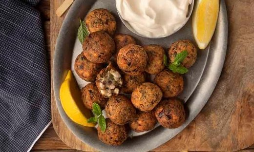 Νηστίσιμοι χταποδοκεφτέδες από τον Άκη Πετρετζίκη