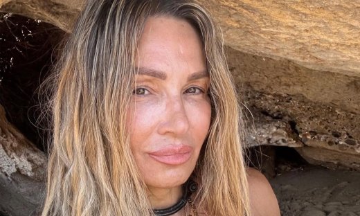 Πιο fit από ποτέ η Ελένη Πετρουλάκη – Το βίντεο με μαγιό που «ξετρέλανε» την Κρήτη!