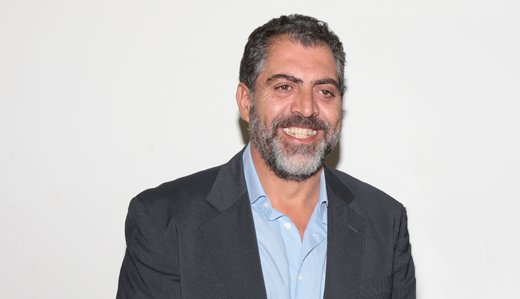 Κούλλης Νικολάου: Το συγκινητικό «αντίο» στο Mega και η ανακοίνωση για τις νέες σειρές στον ΣΚΑΪ