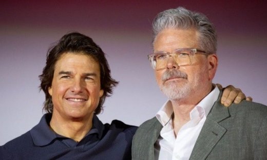 CinemaCon: Ο Τομ Κρουζ τιμά τον Βαλ Κίλμερ και αναδεικνύει την προσφορά του Κρίστοφερ ΜακΚουάρι