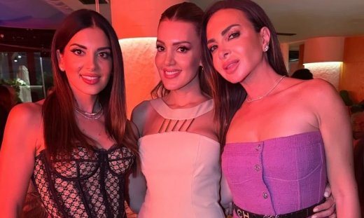 Σταματίνα Τσιμτσιλή: Εντυπωσιακή στο bachelorette της Αλεξάνδρας Χατζηγεωργίου με Gucci net corset