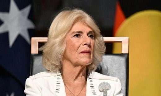 Βασίλισσα Καμίλα: Έπεσε θύμα σεξουαλικής παρενόχλησης – «Έβγαλα το τακούνι και τον χτύπησα»