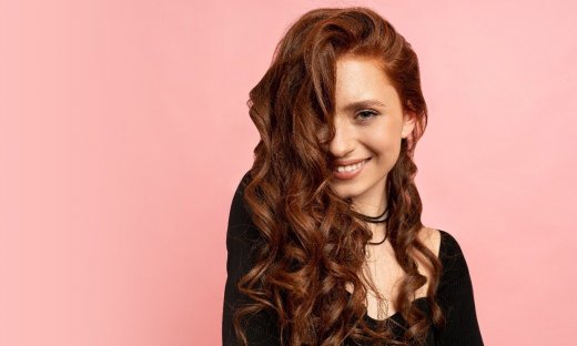 Βρες την απόχρωση που σε εκφράζει: Το απόλυτο guide για το χρώμα των μαλλιών σου