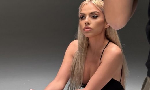 Χρύσα Μπανδέλη: Η τραγουδίστρια κατήγγειλε σεξουαλική παρενόχληση από συνεπιβάτη της στο αεροπλάνο