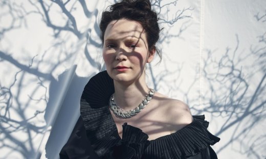 Eurovision 2025 – Ελβετία: Η πανύψηλη Zoë Më που μεταμορφώνεται σε... μικρή νεράιδα!