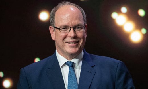 Πρίγκιπας Αλβέρτος: Ανακηρύχθηκε επίτιμος δημότης Ελαφονήσου