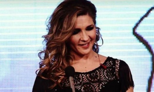 Βασιλική Καρακώστα: Τα δημοτικά τραγούδια έχουν μια γενναιοδωρία, δεν τσιγκουνεύονται