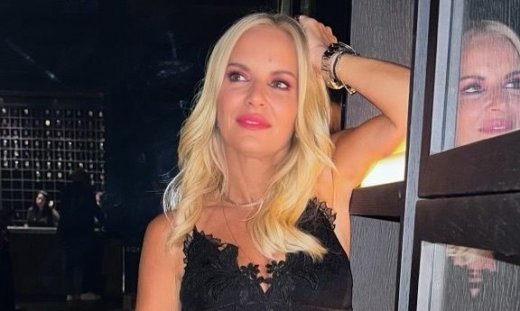 Μαρία Μπεκατώρου: Εντυπωσιάζει στην πρώτη της φωτό με μαγιό για φέτος