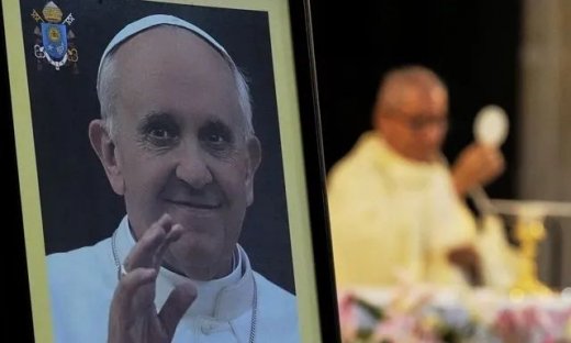 Πάπας Φραγκίσκος: Ολοκληρώθηκε η ταφή – Το συγκινητικό σημείωμα που θα ταφεί μαζί του