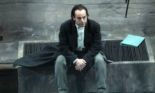 Αλειφερόπουλος: «Όσο περνούν τα χρόνια, θέλεις να σε κεντρίζουν οι χαρακτήρες που υποδύεσαι»