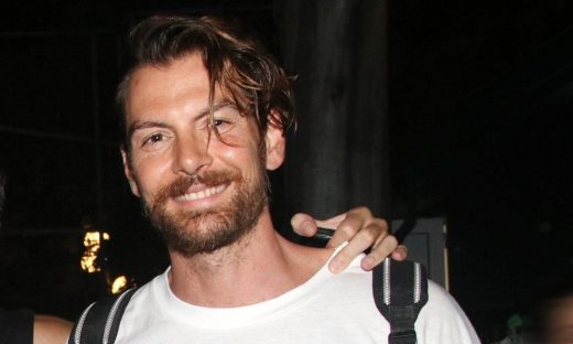 Γιάννης Κουκουράκης: Φωτογραφήθηκε χωρίς μπλούζα και μοίρασε «εγκεφαλικά»