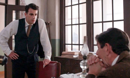 Grand Hotel: Ο αστυνόμος Κομνηνός ανακαλύπτει όλη την αλήθεια για τον Ρήγα