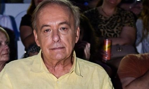 Ανδρέας Μικρούτσικος: «Είμαι στο κρεβάτι, έχω λίγο πυρετό…»