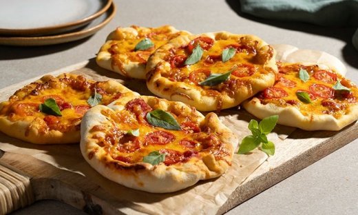 Μίνι πιτσάκια από τον Άκη Πετρετζίκη!