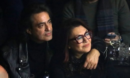 «Ένας ιππότης για την Καιτούλα!»: To υπέροχο δώρο του Σχοινά στην Γαρμπή για την επέτειο γάμου τους