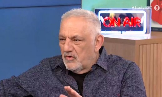 Νίκος Πορτοκάλογλου στο Στούντιο 4: «Είχα εκπαιδευτεί–ασυνείδητα βέβαια–να γίνω αόρατος για να...»