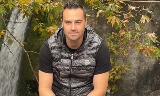 Κώστας Φραγκολιάς: «Με τη Δώρα είχε χτυπήσει το καμπανάκι της πατρότητας, τώρα μαζεύτηκε»