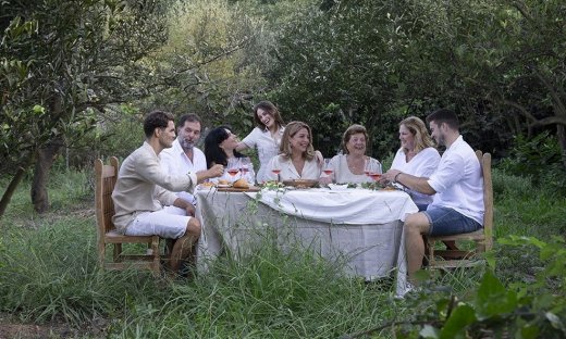 Άντζελα Γκερέκου: Γεύσεις και Μνήμες – Από τριάντα Κερκυραϊκές συνταγές της μαμάς