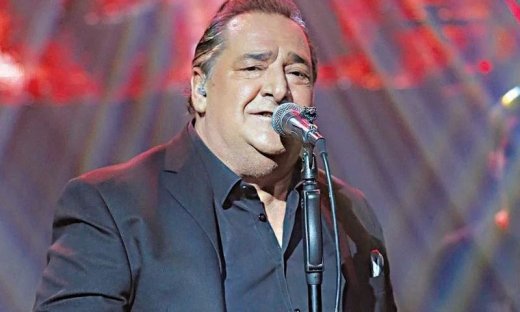 «Όταν γνώρισα τον Καρρά, με χτύπησε με το μικρόφωνο & μου είπε "όταν τραγουδάω δεν θα έρχεσαι…"»