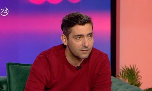 Κωνσταντίνος Ασπιώτης: «Έχω ράμματα παντού!» – Η συγκλονιστική εξομολόγηση για τα παιδικά του χρόνια