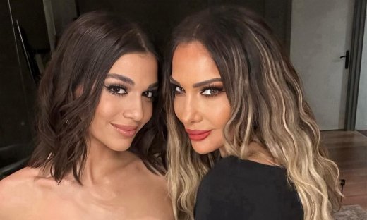 Μελίνα Νικολαΐδη-Δέσποινα Βανδή: Η τρυφερή αγκαλιά για την Γιορτή της Μητέρας