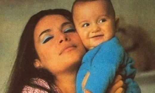 Extra σπάνιο: Η Τζένη Καρέζη με το μωρό της-Το αδημοσίευτο καρέ-ύμνος στη γιορτή της μητέρας!