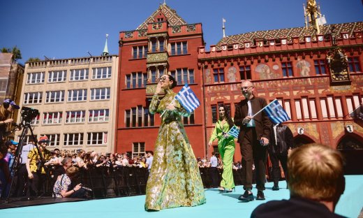 Eurovision 2025: Με την Klavdia στο Τιρκουάζ Χαλί!