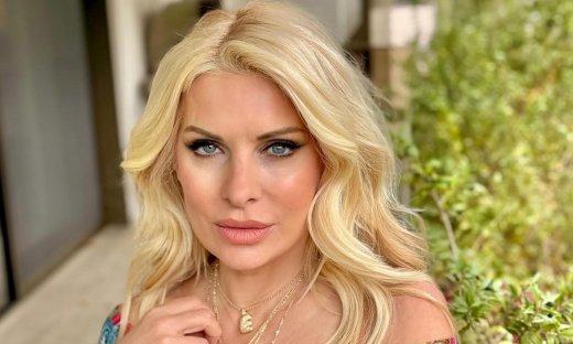 Ελένη Μενεγάκη: Η σπάνια φώτο με τη μητέρα της, Ζέτα στο σπίτι της στα Άχλα