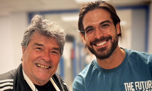 Ο Πάνος Μιχαλόπουλος βρέθηκε στο ΚΑΤ τραυματισμένος & συνάντησε τον Άρη Μουγκοπέτρο! (φωτό)