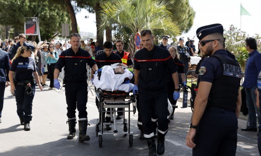 Φεστιβάλ Καννών 2025: Ένας άνδρας "τραυματίστηκε σοβαρά" στην Κρουαζέτ από την πτώση ενός φοίνικα