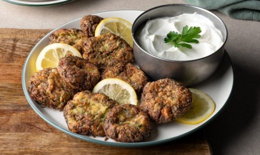 Κολοκυθοκεφτέδες της ταβέρνας από τον Άκη Πετρετζίκη