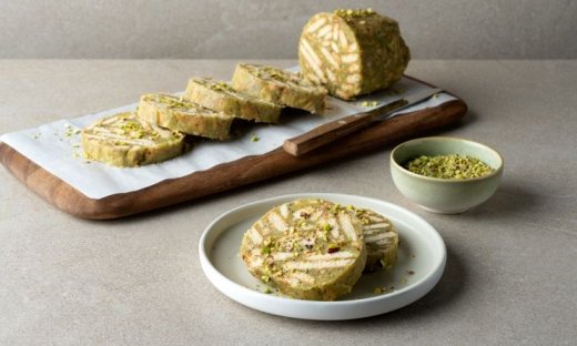 Μωσαϊκό φιστίκι Αιγίνης από τον Άκη Πετρετζίκη