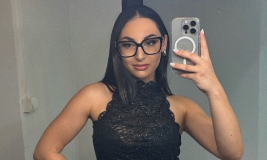 Klavdia: Εντυπωσιάζει με το πρώτο της music video & album μετά τη Eurovision