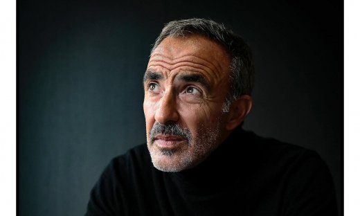 O Νίκος Αλιάγας ντύνει (φωτογραφικά) τον Καβάφη