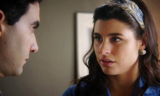 Άγιος έρωτας: Οι υποψίες του Πέτρου, για την Χλόη και τον πατέρα Νικόλαο, φουντώνουν!