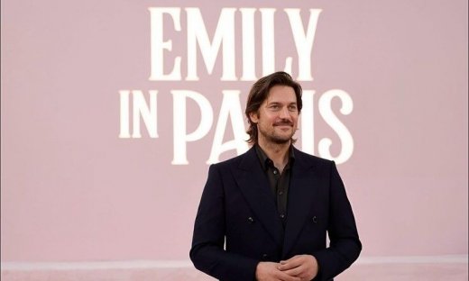 Ο Lucas Bravo με νέο look – Οι αντιδράσεις των θαυμαστών και η στήριξη στα social media