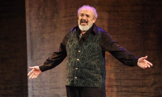 Ταξιάρχης Χάνος: «Δούλευα στη λαχαναγορά για να μπορέσω να βγάλω τα έξοδά μου.. Είχα κουραστεί πολύ»