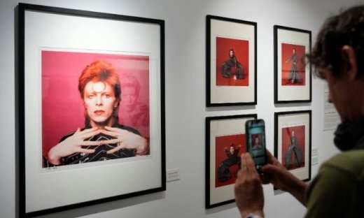 «Bowie X Sukita»: Έκθεση στη Βαρκελώνη τιμά τον Ντέιβιντ Μπόουι μέσα από φωτογραφίες του Sukita