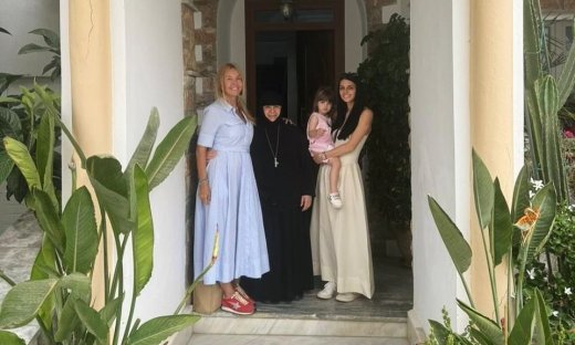 Χριστίνα Παππά: Συγκινημένη που εκπλήρωσε το τάμα της στον Άγιο Ραφαήλ - Το ταξίδι με την εγγονή της