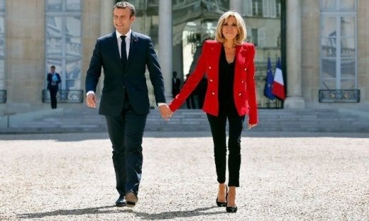 Εμανουέλ-Μπριζίτ Μακρόν: Η viral στιγμή του χαστουκιού, τα 25 χρόνια διαφορά & το απίθανο love story