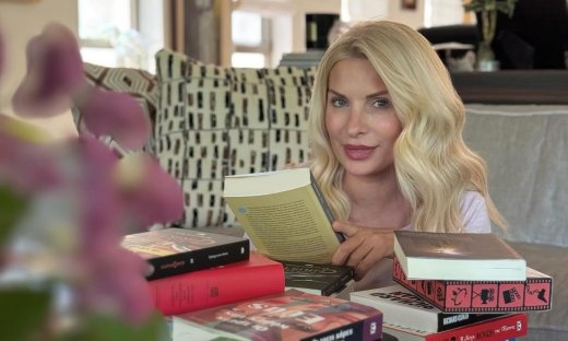 Μενεγάκη: Τι ζήτησε από τους followers της λίγο πριν φύγει για διακοπές - Οι φωτό από το σπίτι της