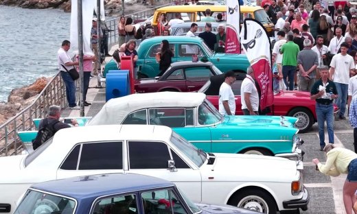 Με ήλιο και βροχή παντρεύονται τα .. κλασικά αυτοκίνητα