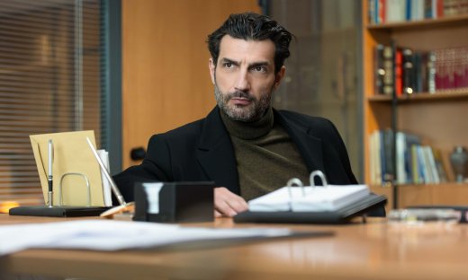 Παιχνίδια εκδίκησης: Ο Άγης φιλάει τη  Μαρίνα