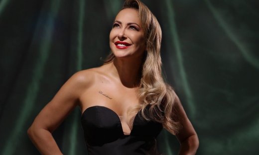 Μελίνα Ασλανίδου: «Έχω φορέσει το νυφικό, ήταν ένα έθιμο στη Βόρεια Ελλάδα για γούρι»