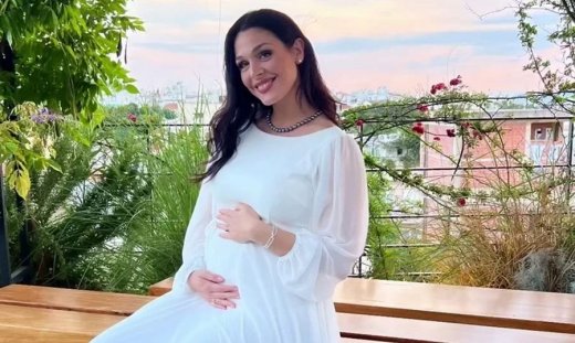 Παντρεύτηκαν η Ιωάννα Τριανταφυλλίδου και ο Κίμων Κουρής - Η πρώτη φωτό με το νυφικό