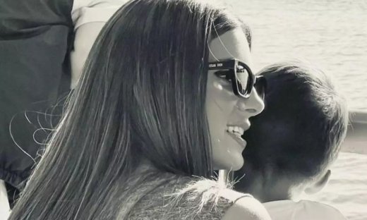 Γενέθλια για την Τσιμτσιλή – Ενθουσιασμένη η Σταματίνα με την υπέροχη έκπληξη του γιου της Γιάννη