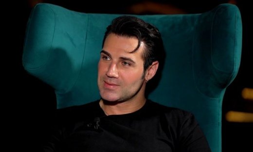 Πέτρος Ιακωβίδης: «Δεν είχε τύχει ποτέ να δω την Άννα Βίσση. Σοκαρίστηκα. Μου μίλησε λες και...»